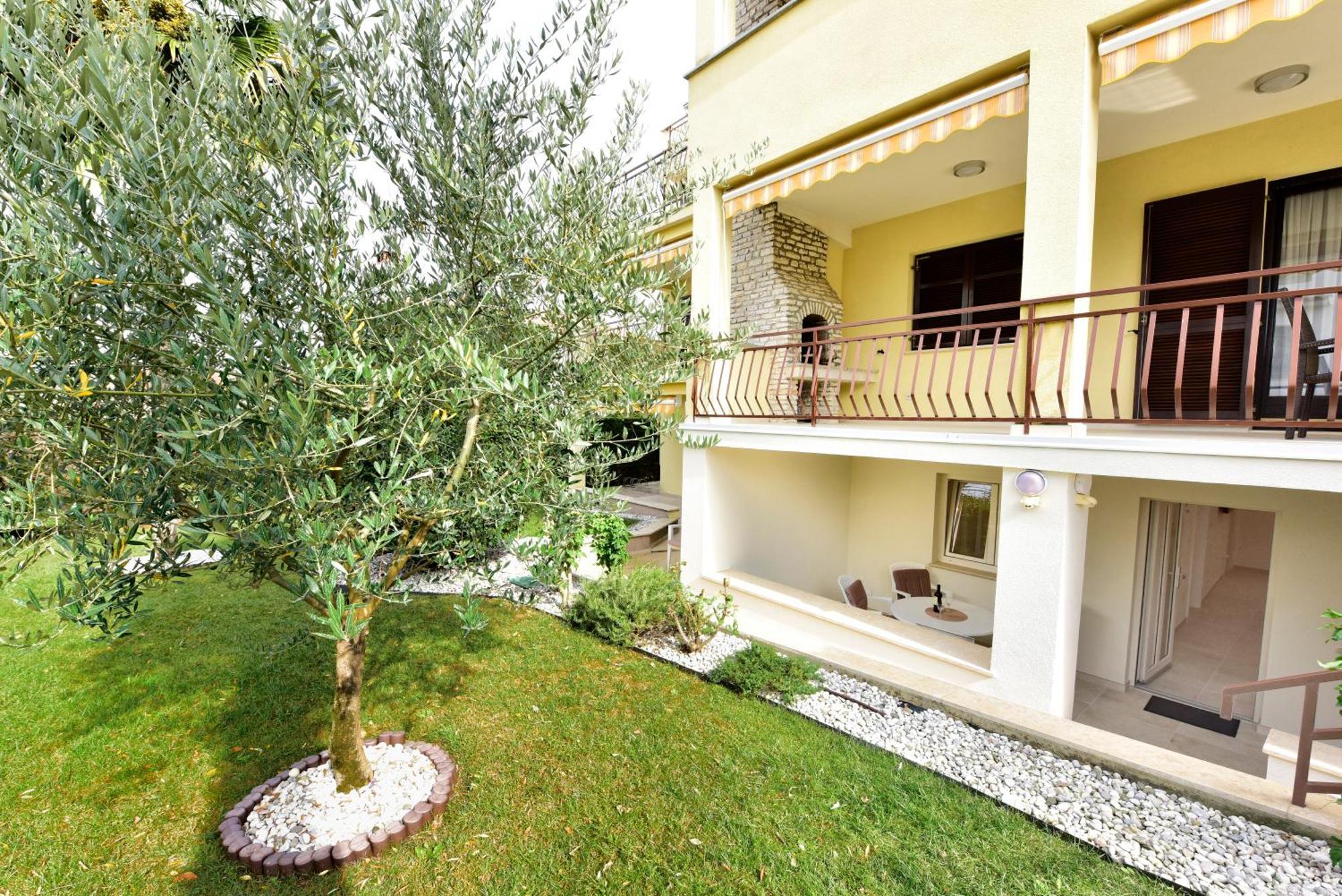 Apartments Jasmina Πόρετς Εξωτερικό φωτογραφία