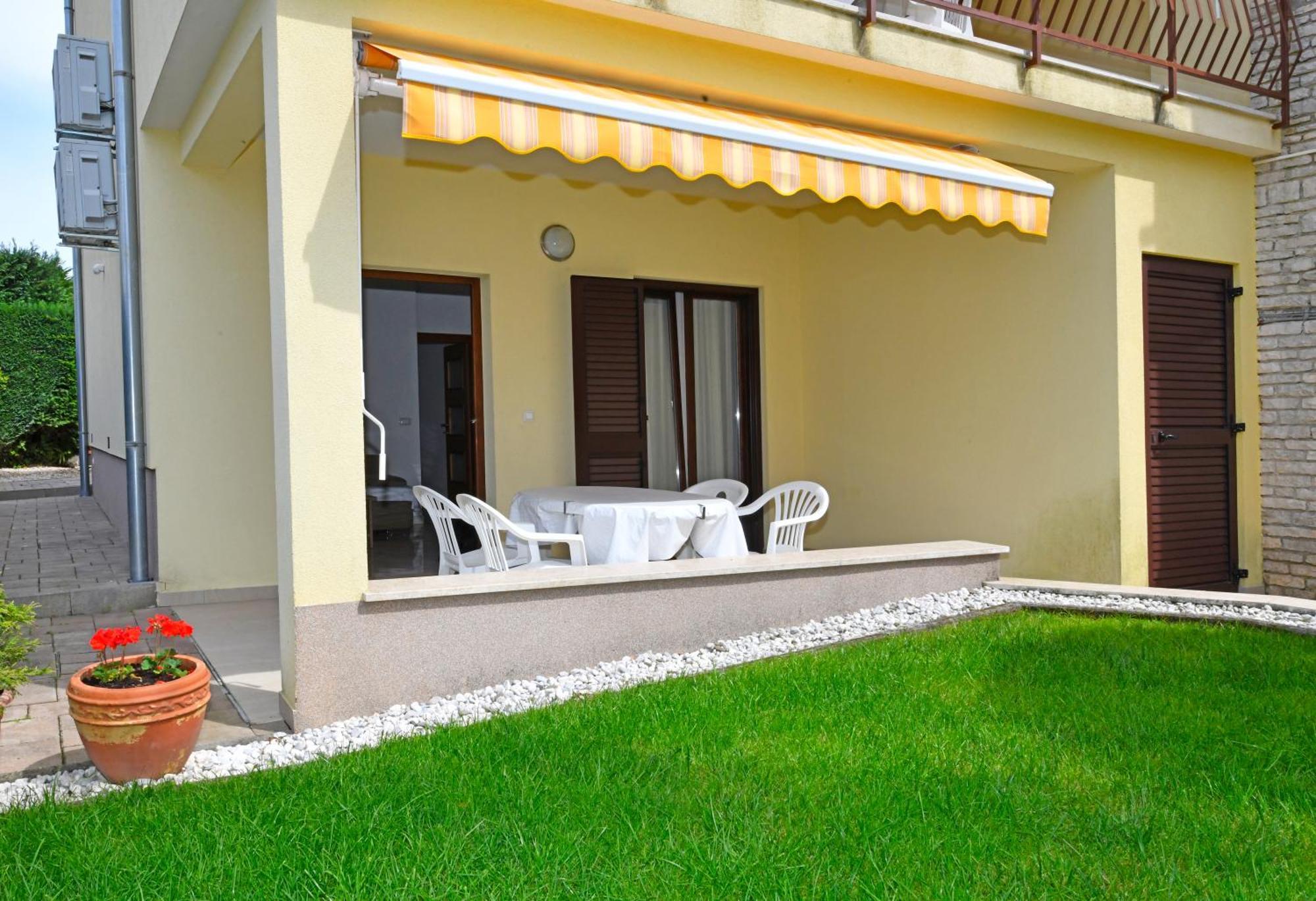 Apartments Jasmina Πόρετς Εξωτερικό φωτογραφία